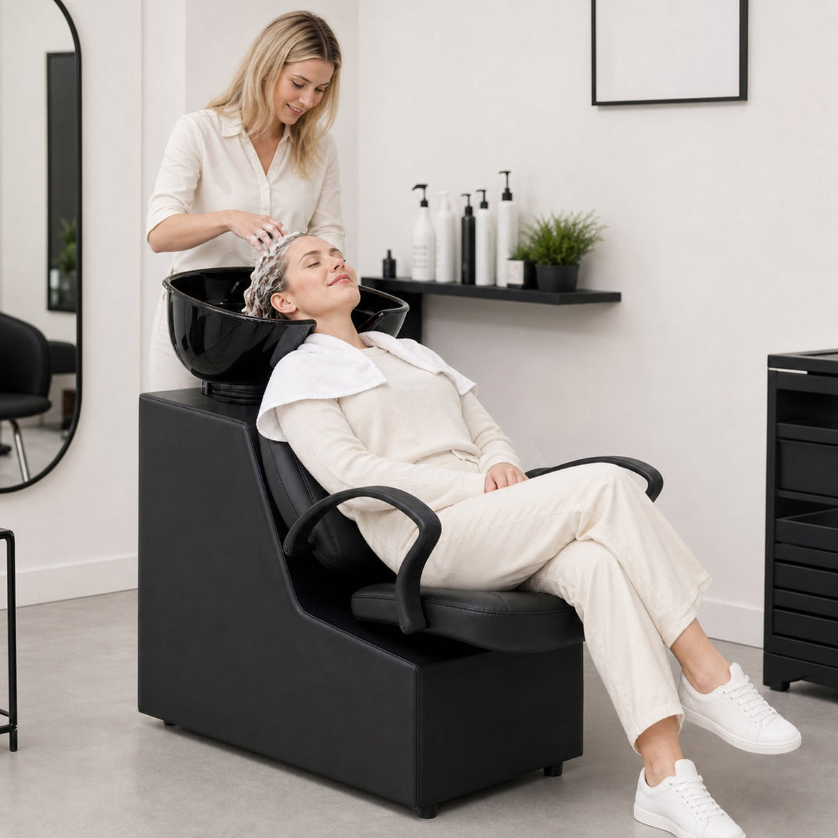 WestWood Shampoo Bowl and Chair Set 04